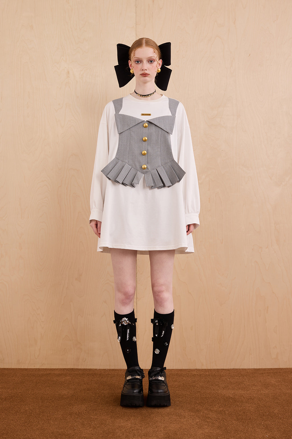 Model wearing cotton twill faux two-piece T-shirt with cinched waist – WEANCHEAM