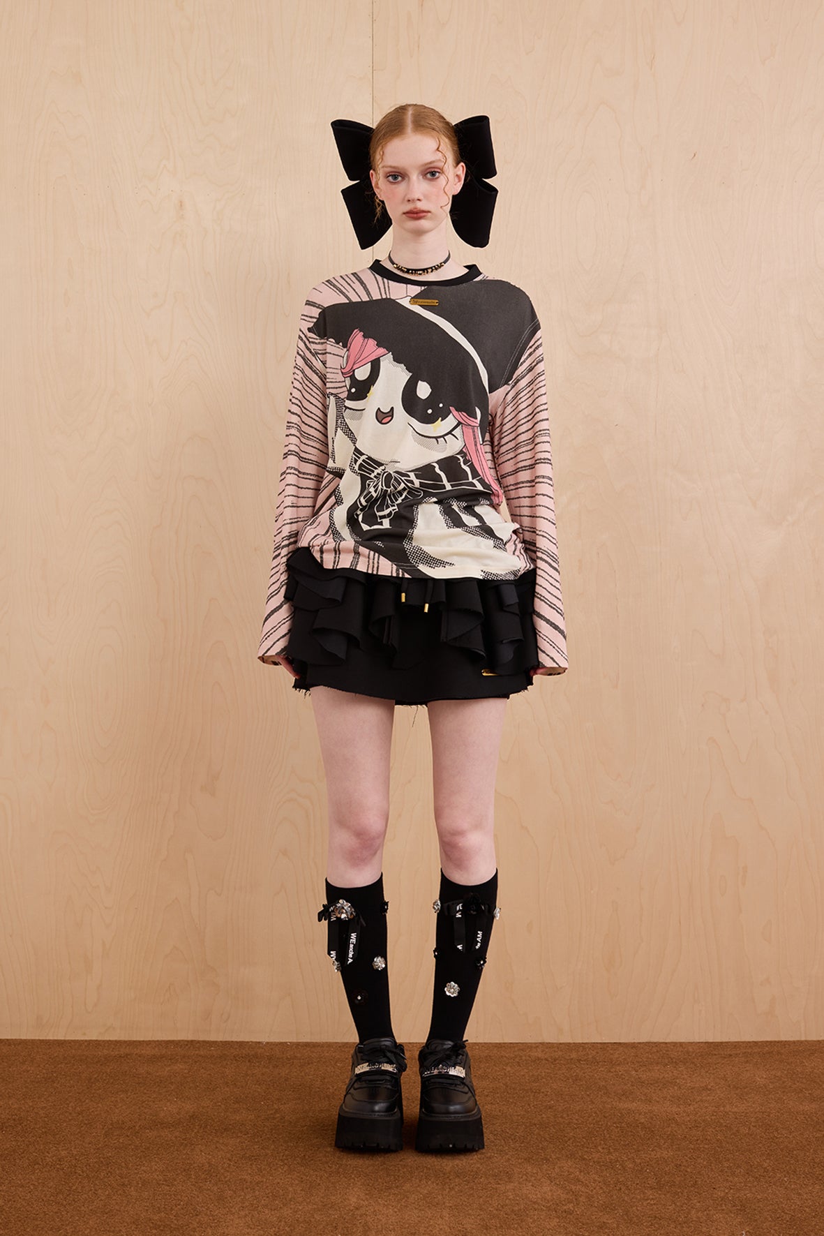 Model wearing gray anime knit pullover with relaxed silhouette – WEANCHEAM