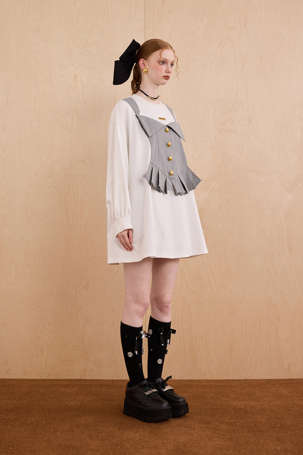 Model wearing cotton twill faux two-piece T-shirt with cinched waist – WEANCHEAM