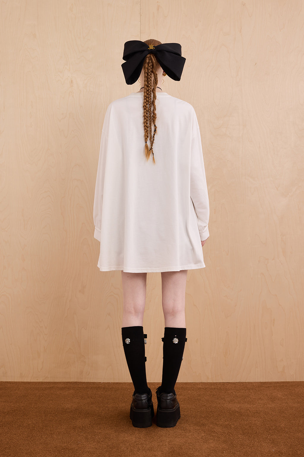 Model wearing cotton twill faux two-piece T-shirt with cinched waist – WEANCHEAM