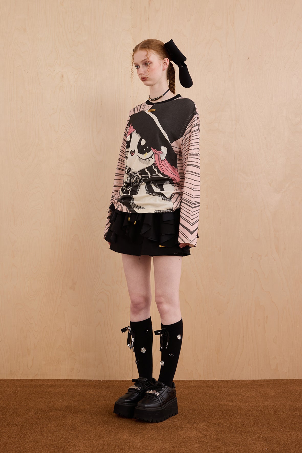 Model wearing gray anime knit pullover with relaxed silhouette – WEANCHEAM