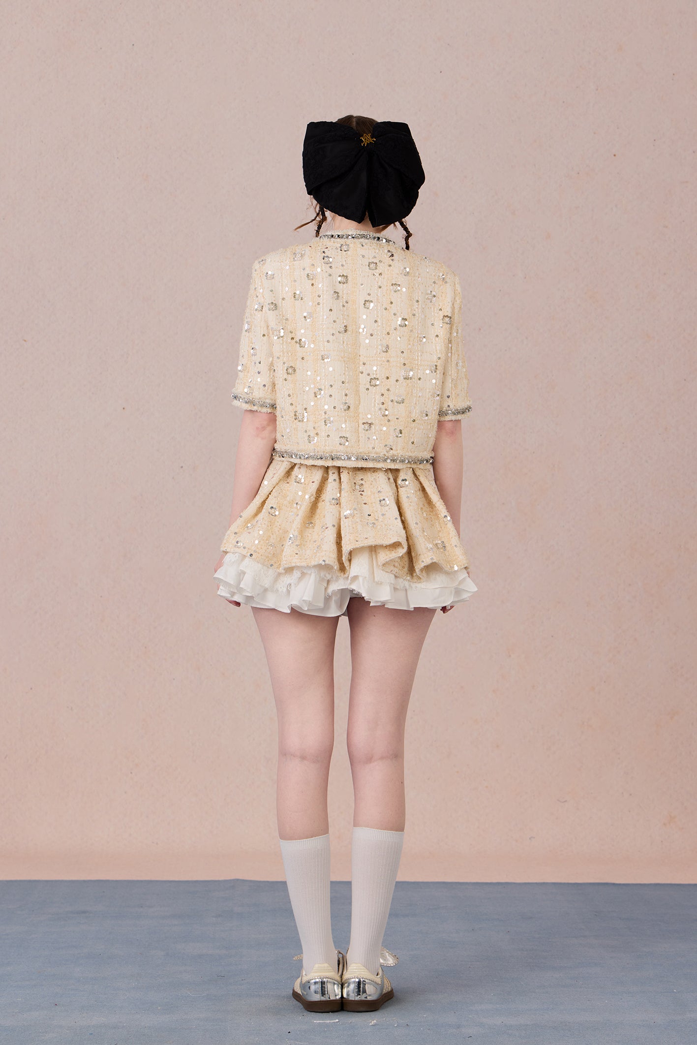 WEANCHEAM statement blazer styled for upscale daywear