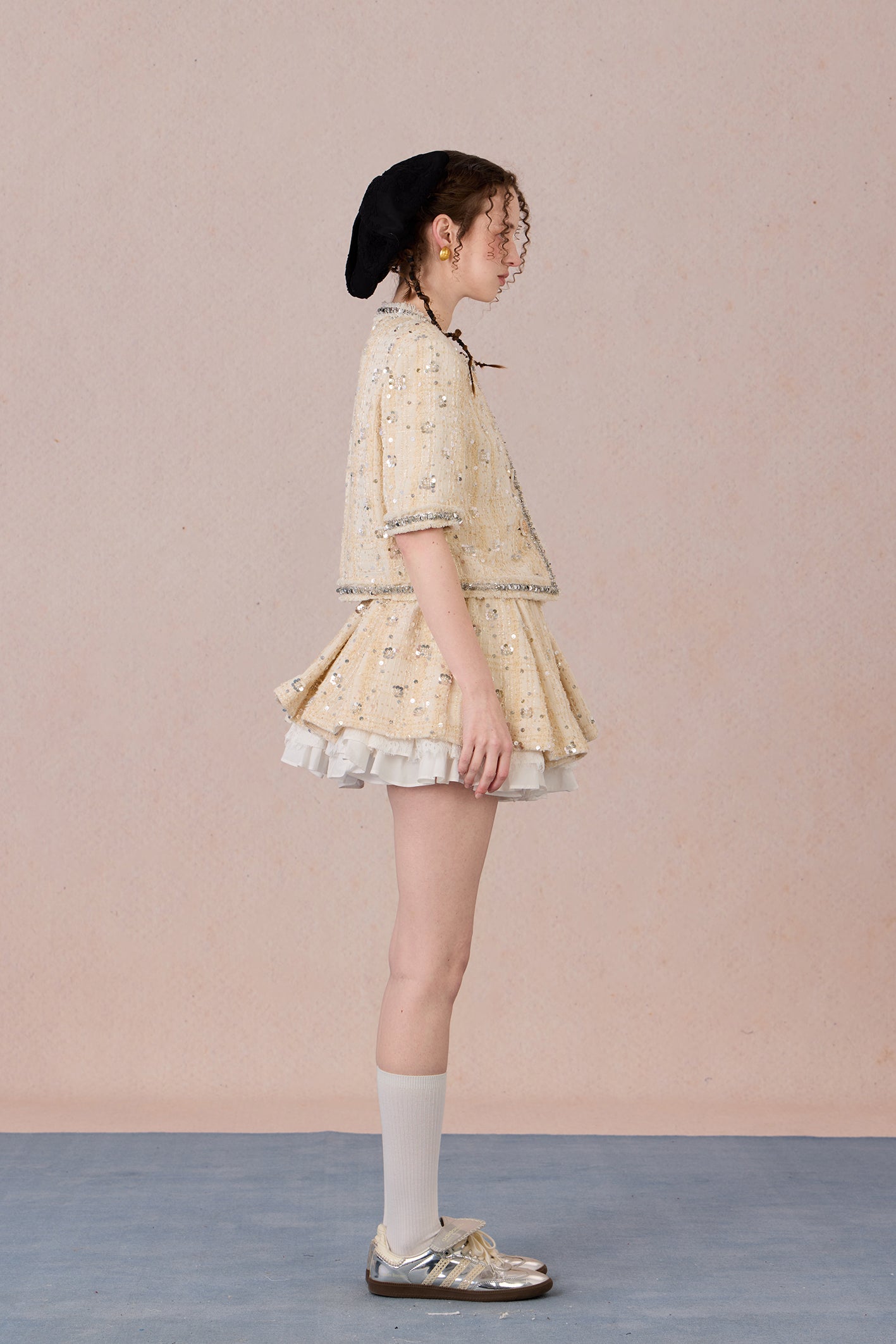 WEANCHEAM statement blazer styled for upscale daywear