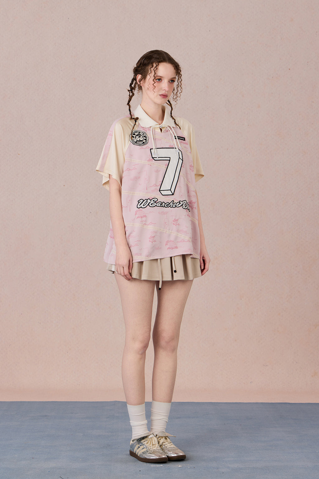 Relaxed-fit Chinese style athletic tee with color block sleeves