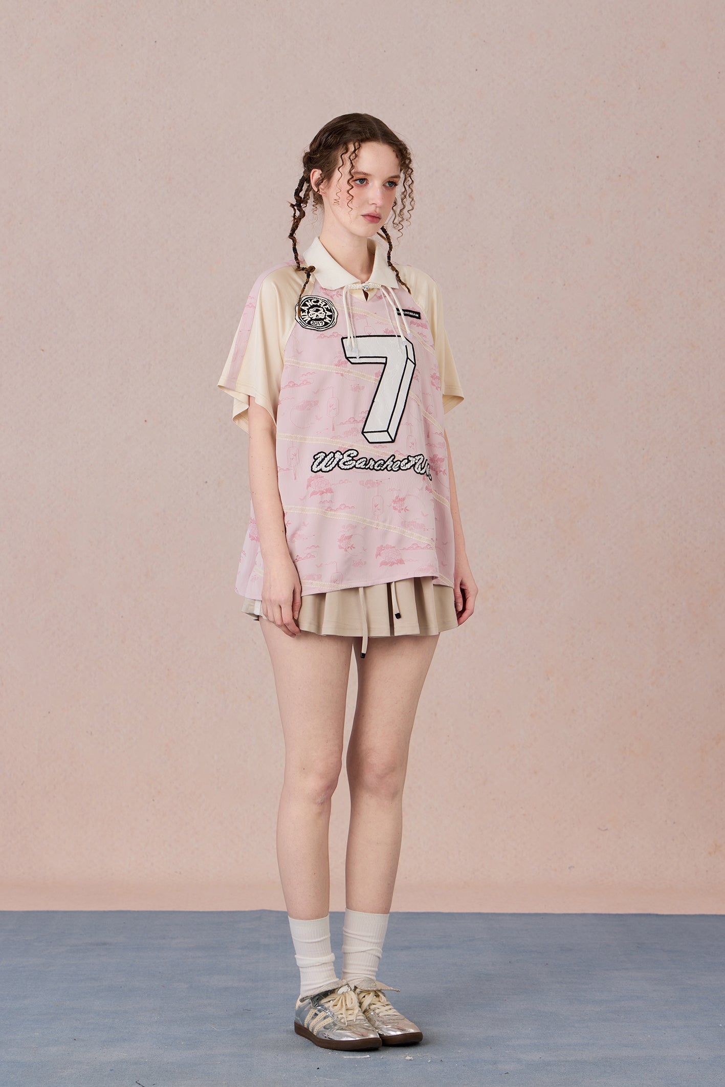 Relaxed-fit Chinese style athletic tee with color block sleeves