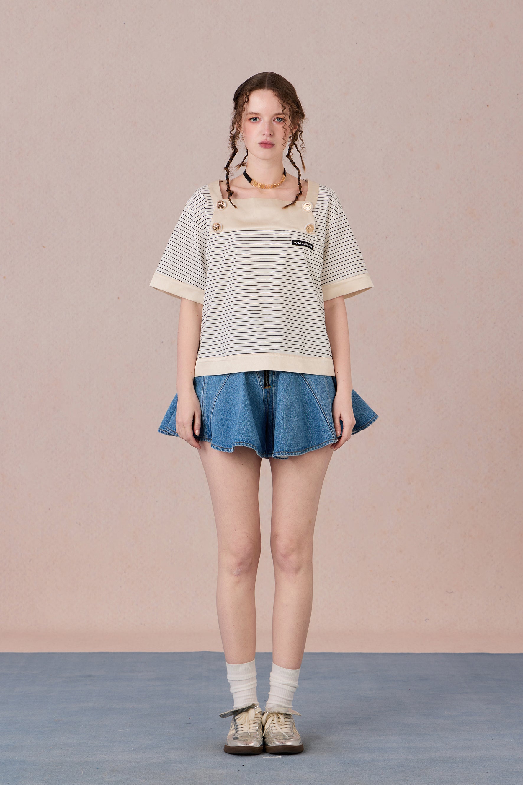 Square neck patchwork T-shirt with custom buttons – WEANCHEAM