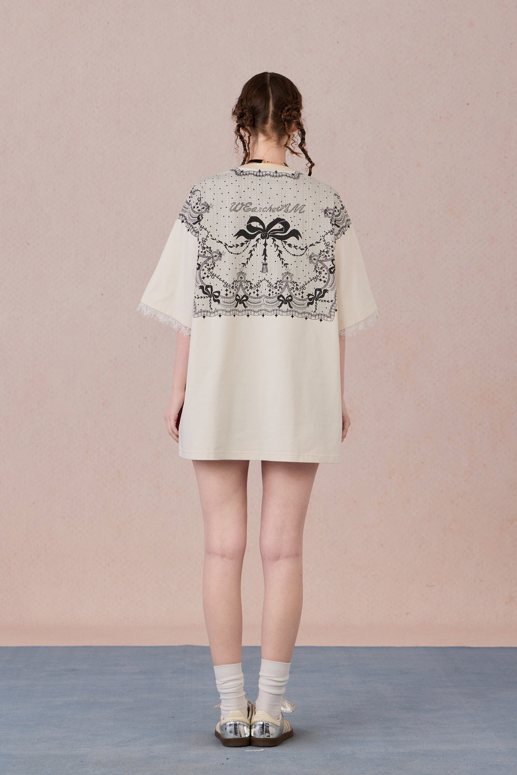 Lace printed rhinestone T-shirt with hand-sewn beadwork – WEANCHEAM