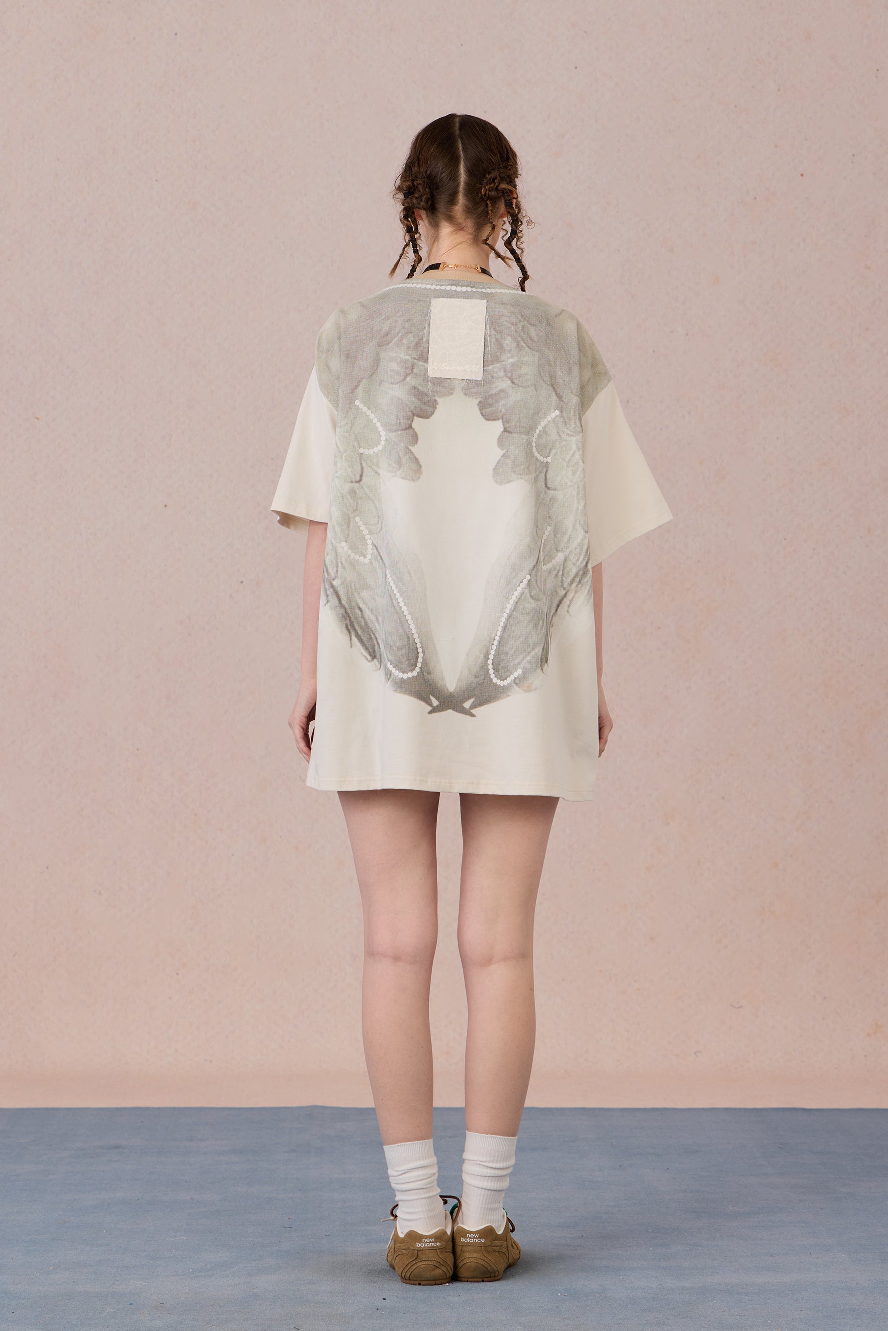 Feminine art print graphic T-shirt styled for summer – WEANCHEAM