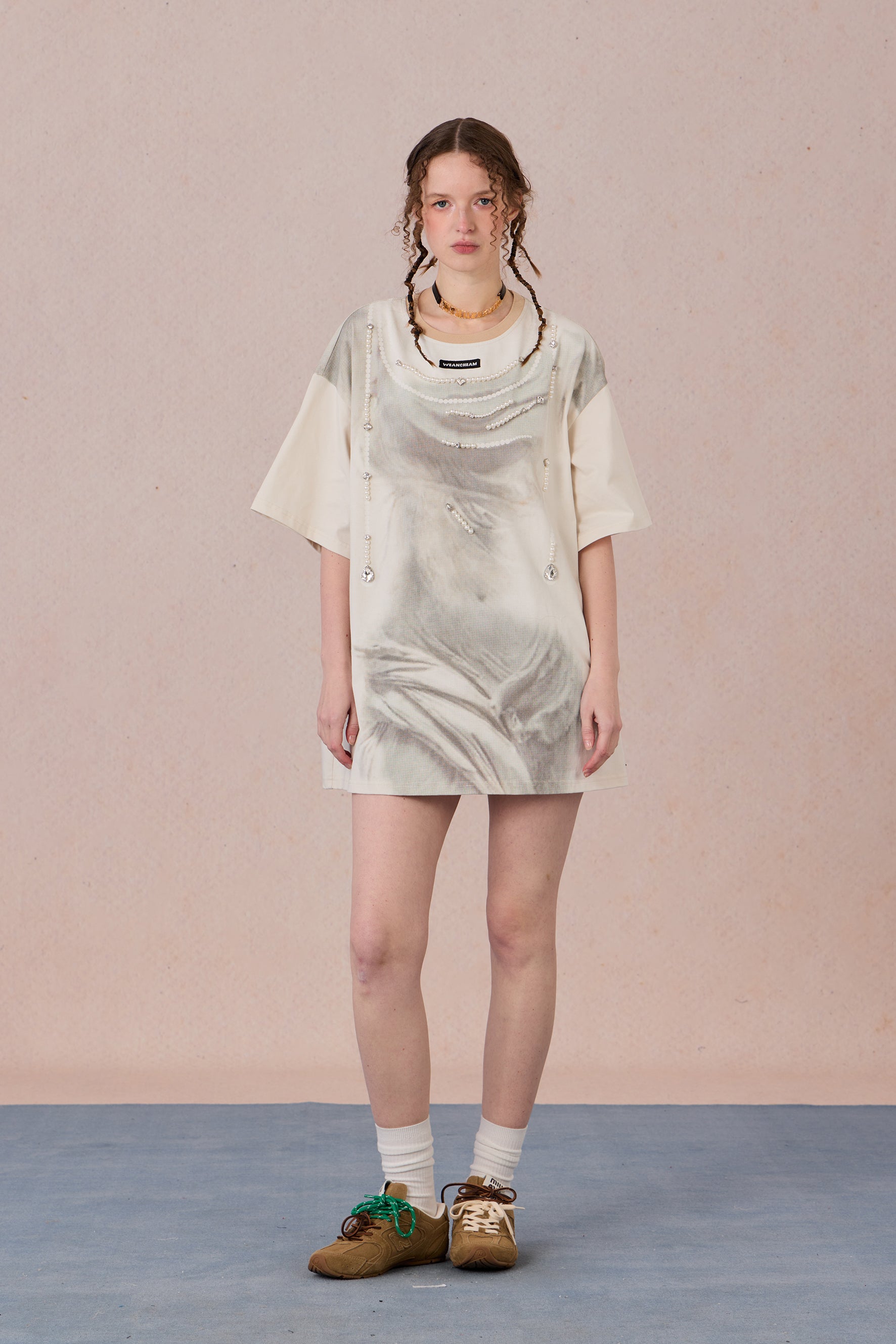 Feminine art print graphic T-shirt styled for summer – WEANCHEAM