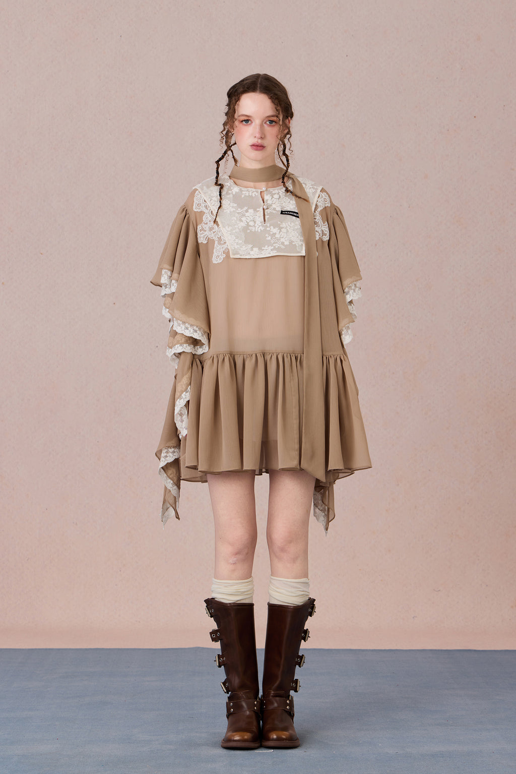 Model wearing layered chiffon dress with lace collage and short sleeves – WEANCHEAM
