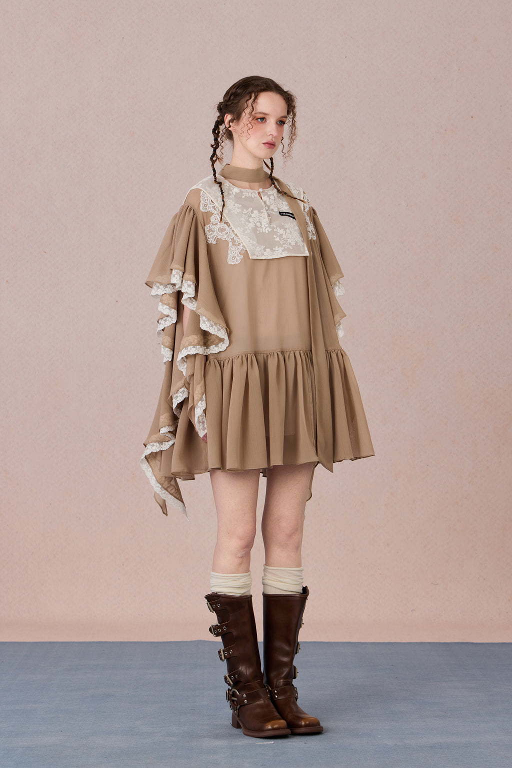 Model wearing layered chiffon dress with lace collage and short sleeves – WEANCHEAM