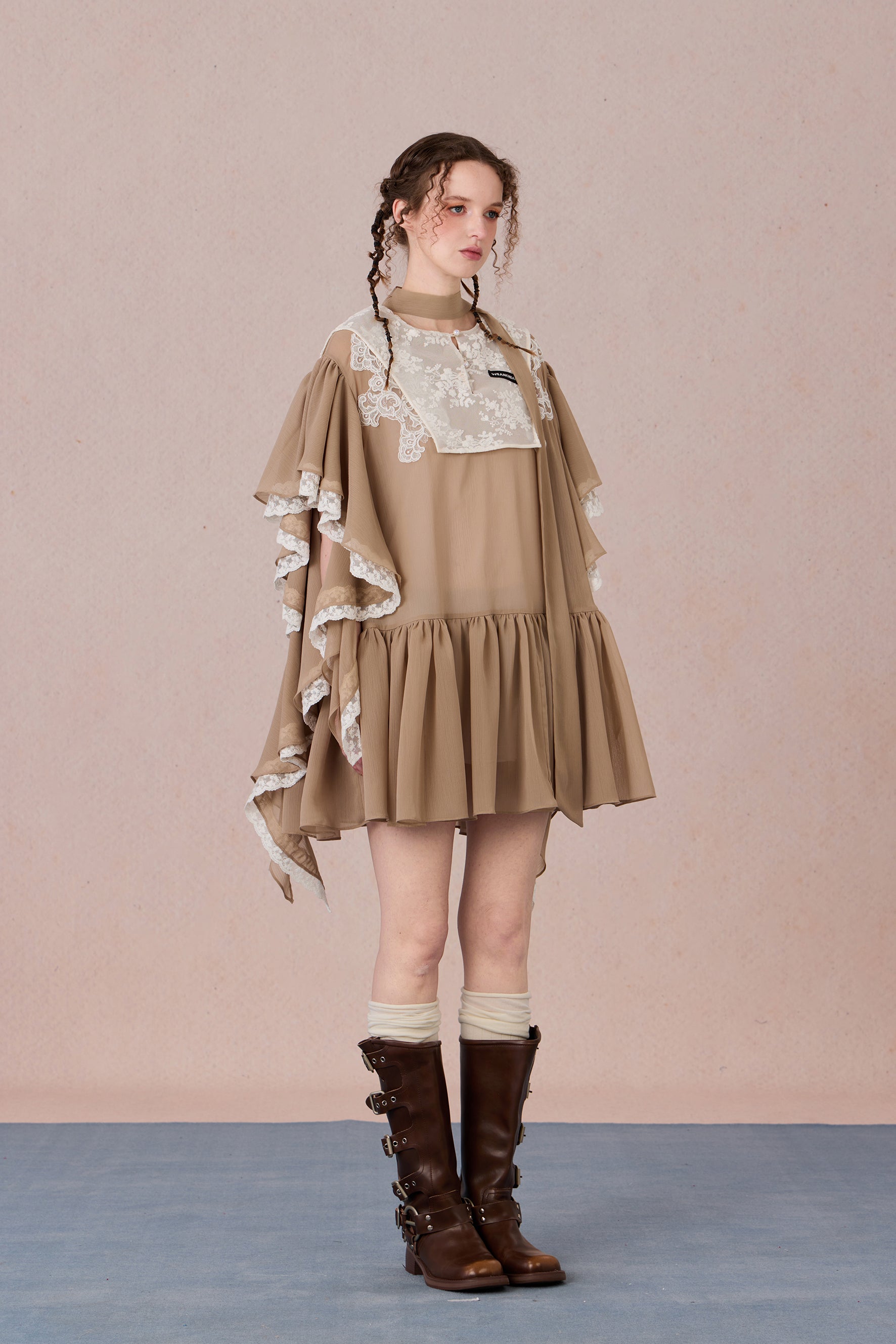 Model wearing layered chiffon dress with lace collage and short sleeves – WEANCHEAM