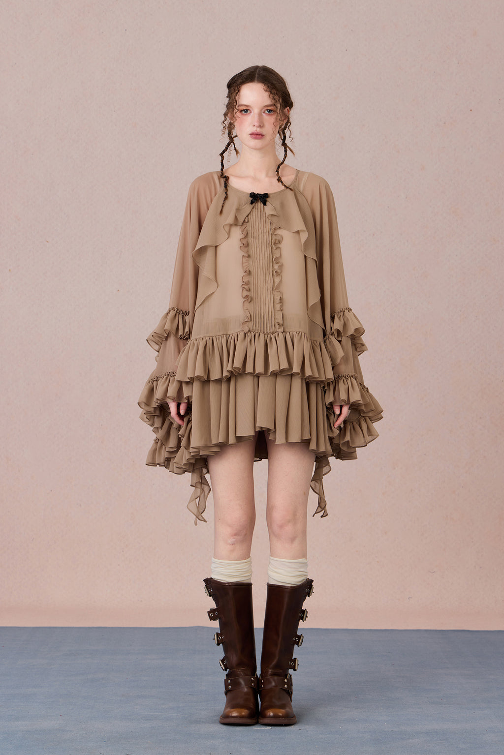 Model wearing vintage-inspired layered dress with sheer glow – WEANCHEAM