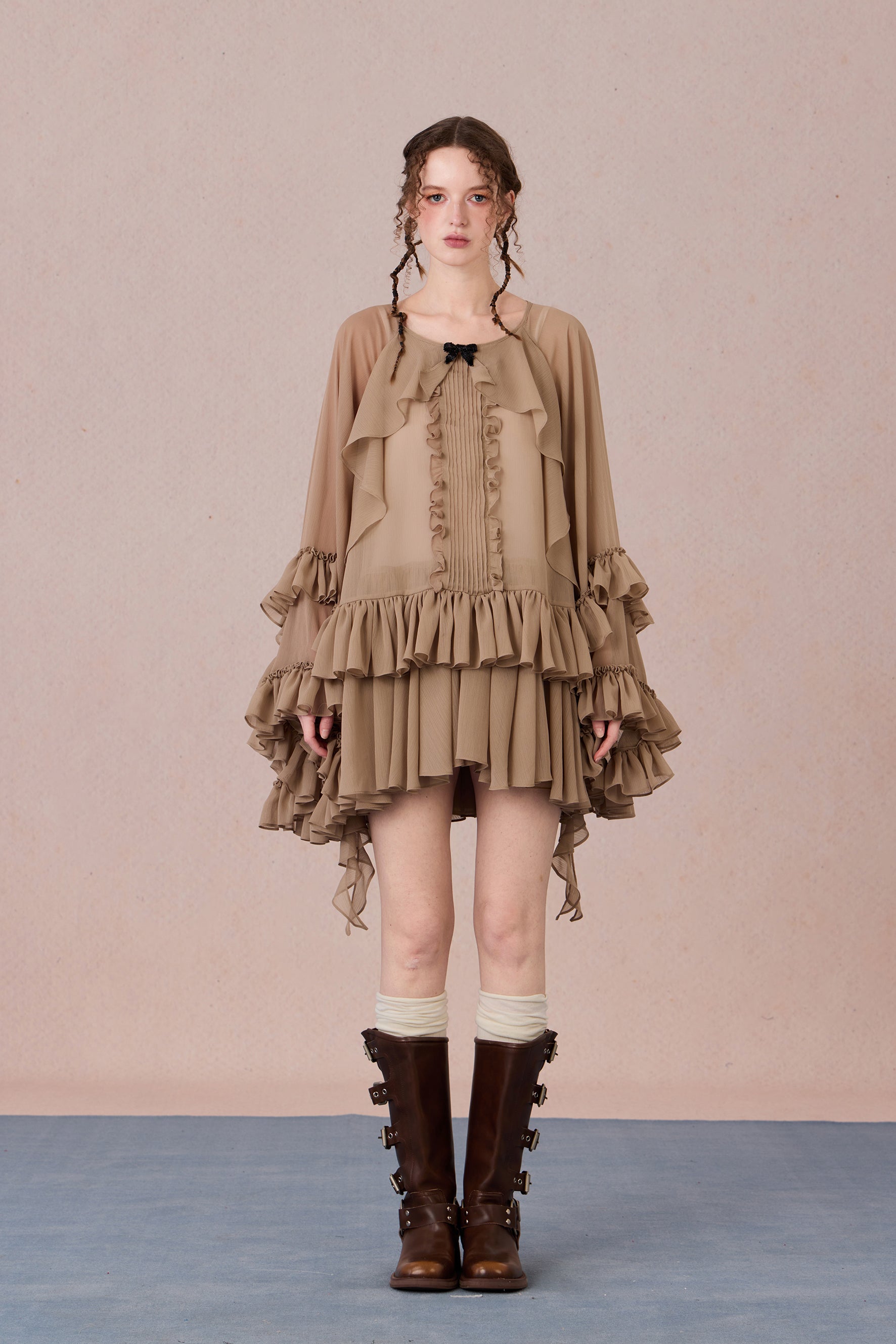 Model wearing vintage-inspired layered dress with sheer glow – WEANCHEAM