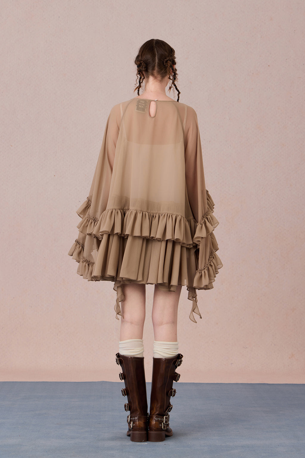 Model wearing vintage-inspired layered dress with sheer glow – WEANCHEAM