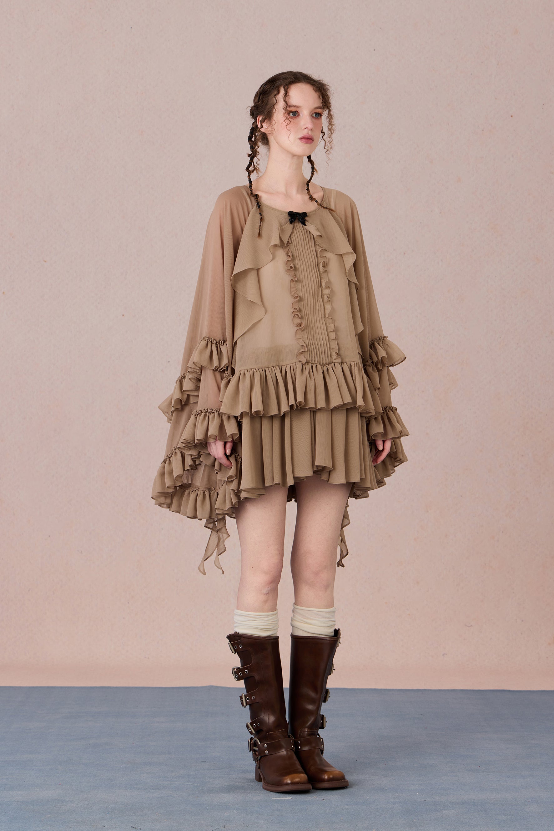 Model wearing vintage-inspired layered dress with sheer glow – WEANCHEAM