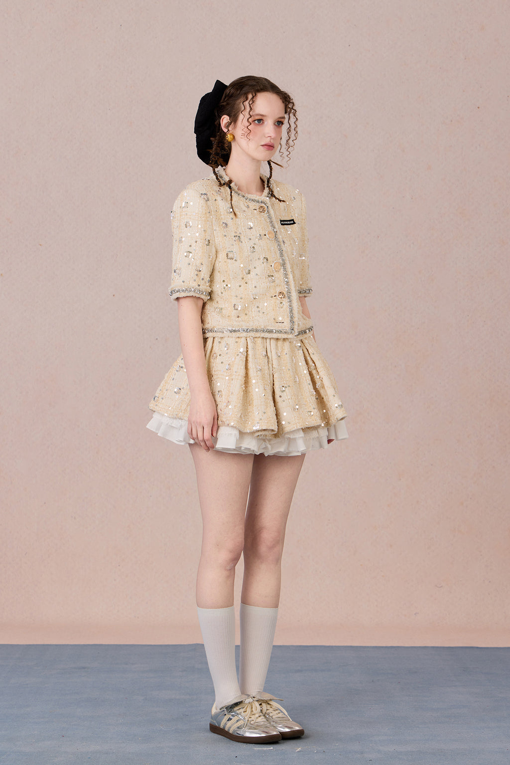 WEANCHEAM statement blazer styled for upscale daywear