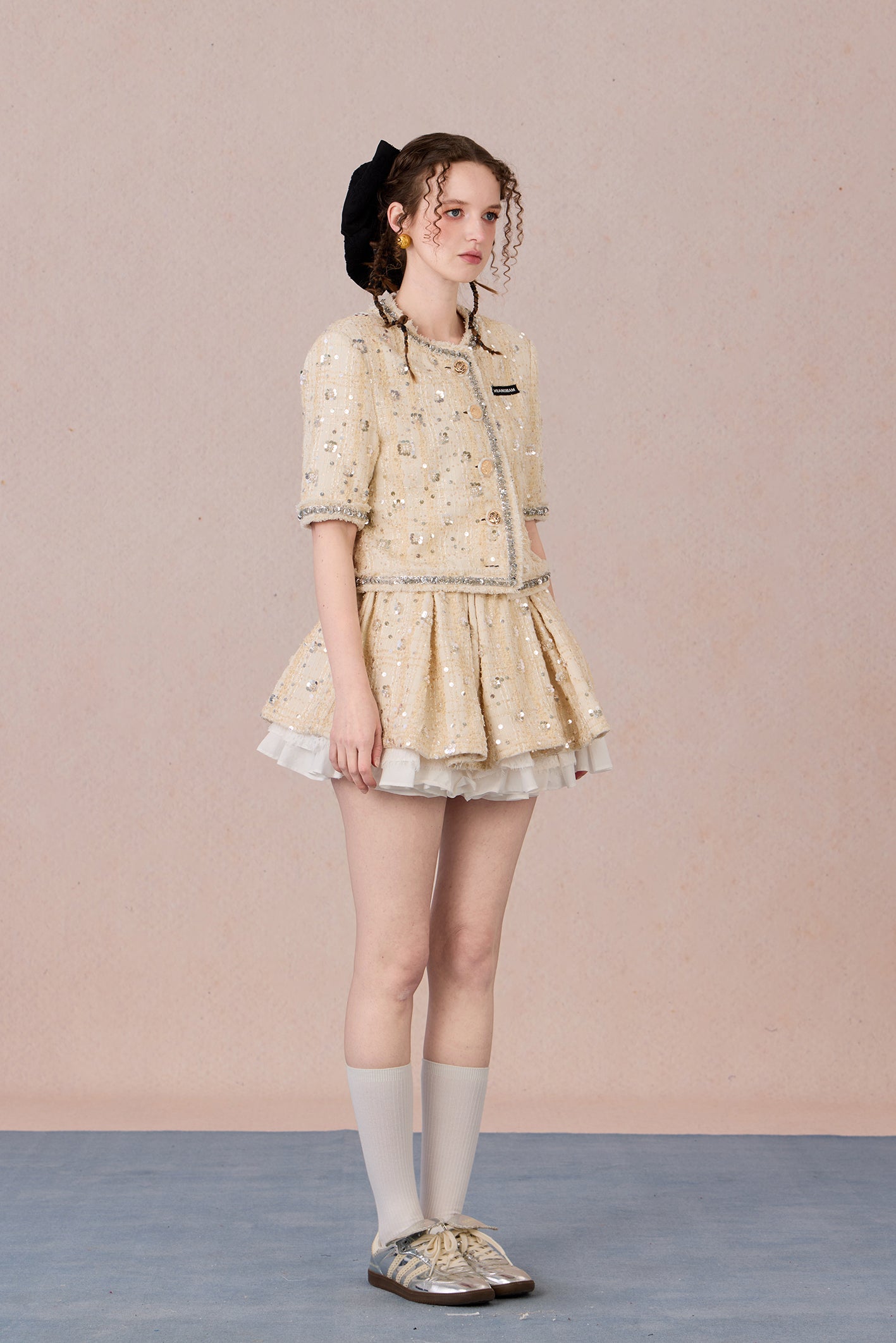 WEANCHEAM statement blazer styled for upscale daywear