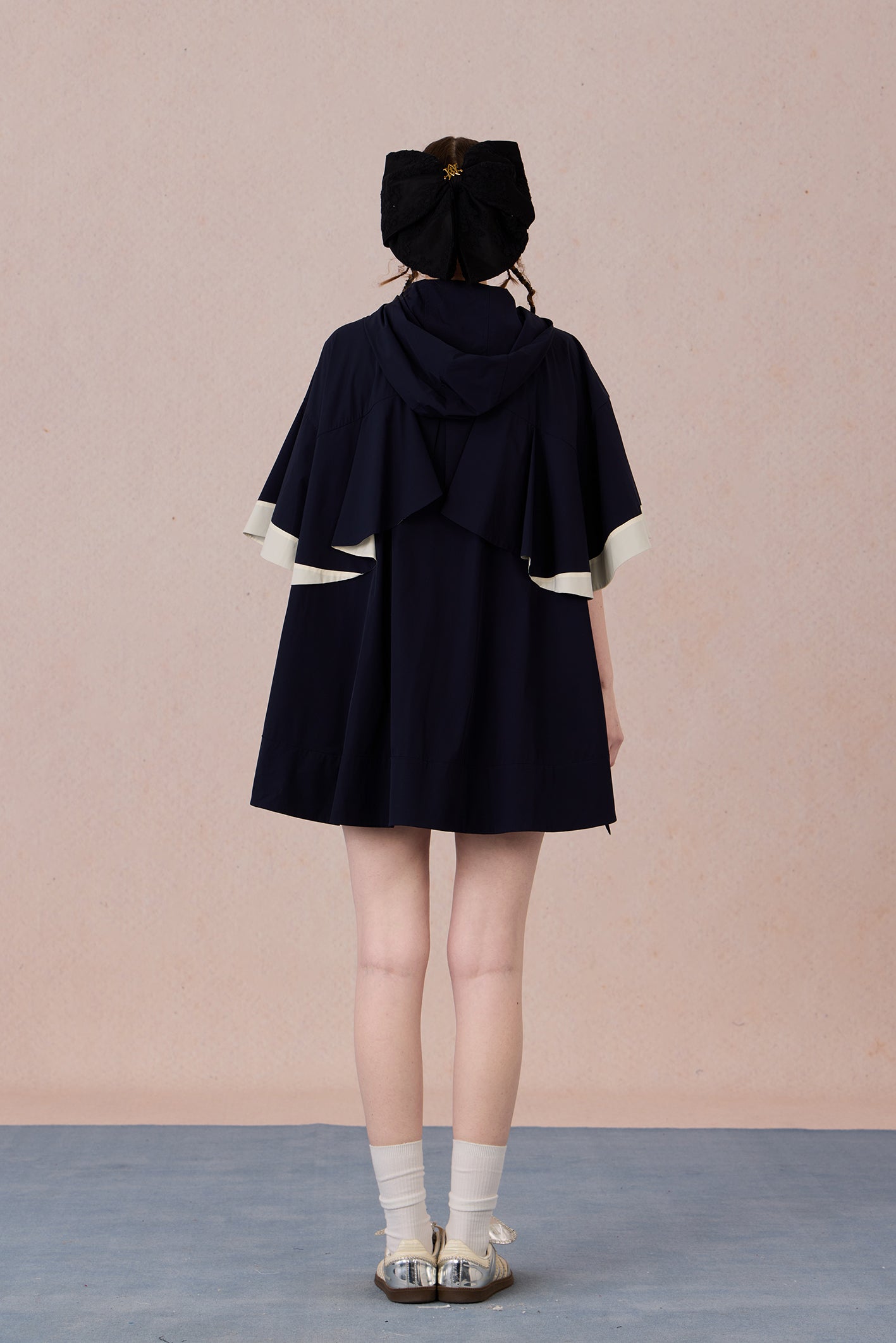 Adjustable hemline jacket with urban hood and lace detailing