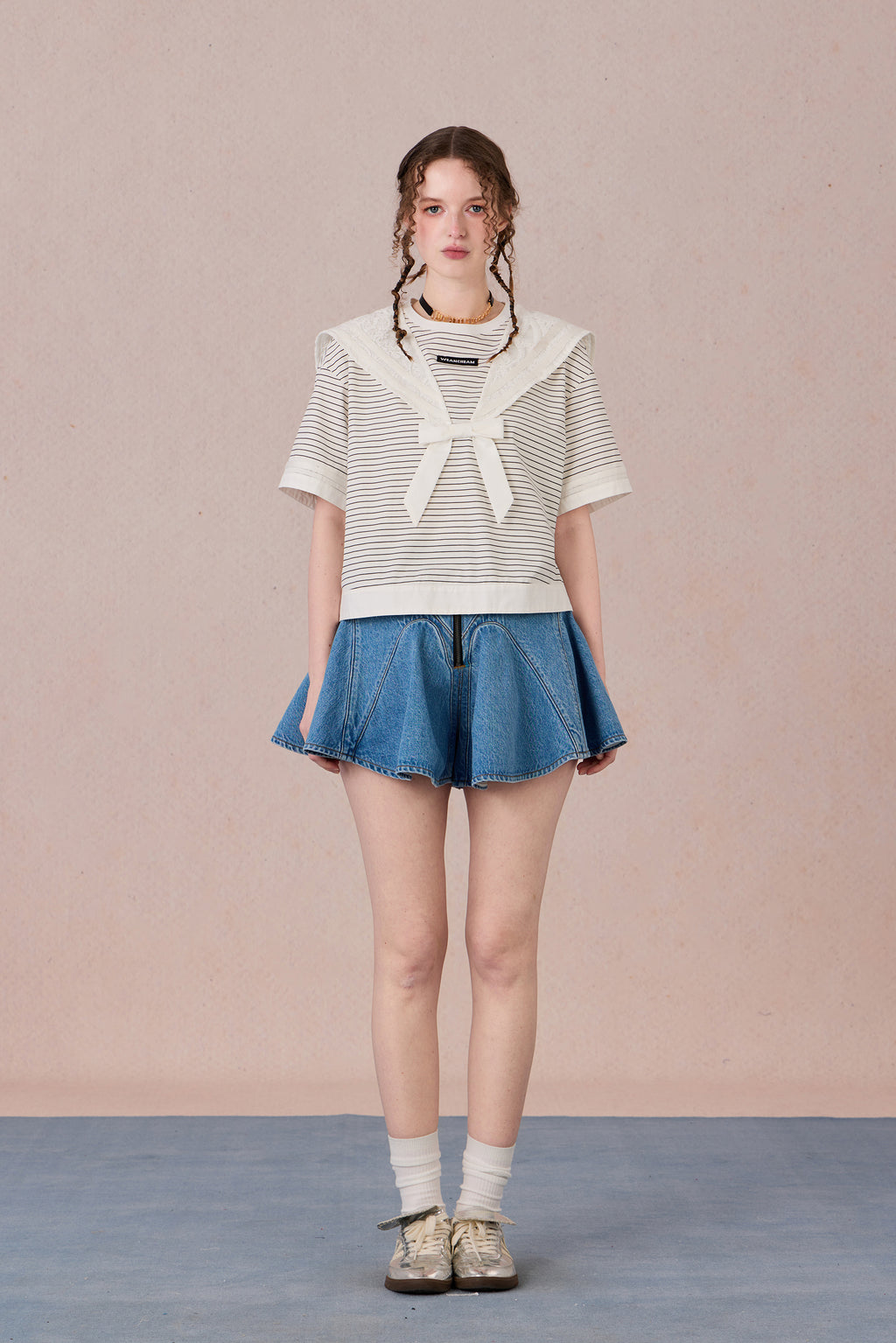  College-style shawl T-shirt in beige with striped neckline – WEANCHEAM