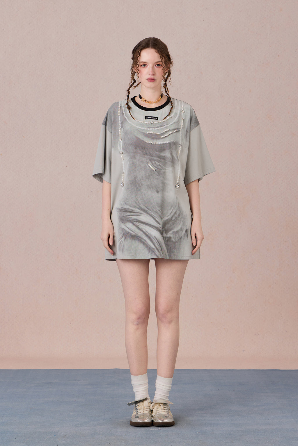 Feminine art print graphic T-shirt styled for summer – WEANCHEAM