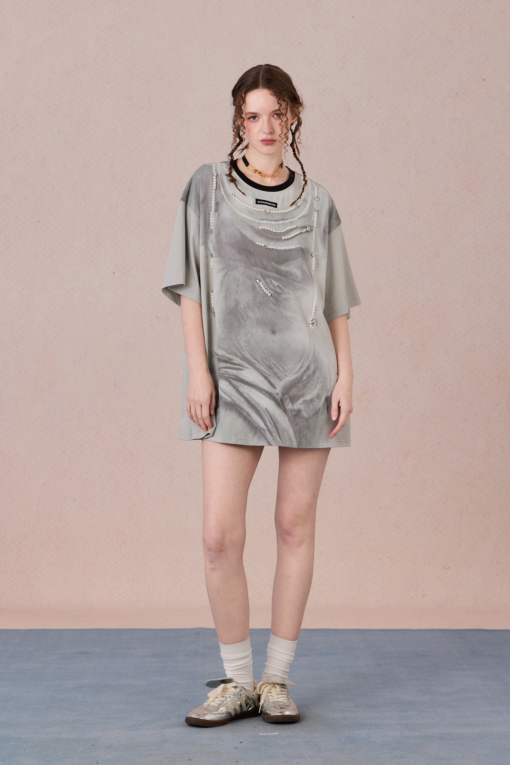 Feminine art print graphic T-shirt styled for summer – WEANCHEAM